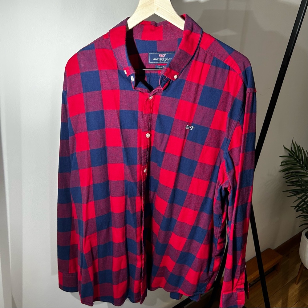 Vineyard Vines plaid button down shirt. Mens size XXL.